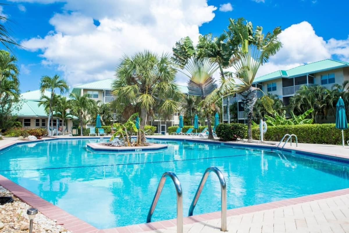 Beach Living At Plantation Village Blgs George Town Exteriér fotografie