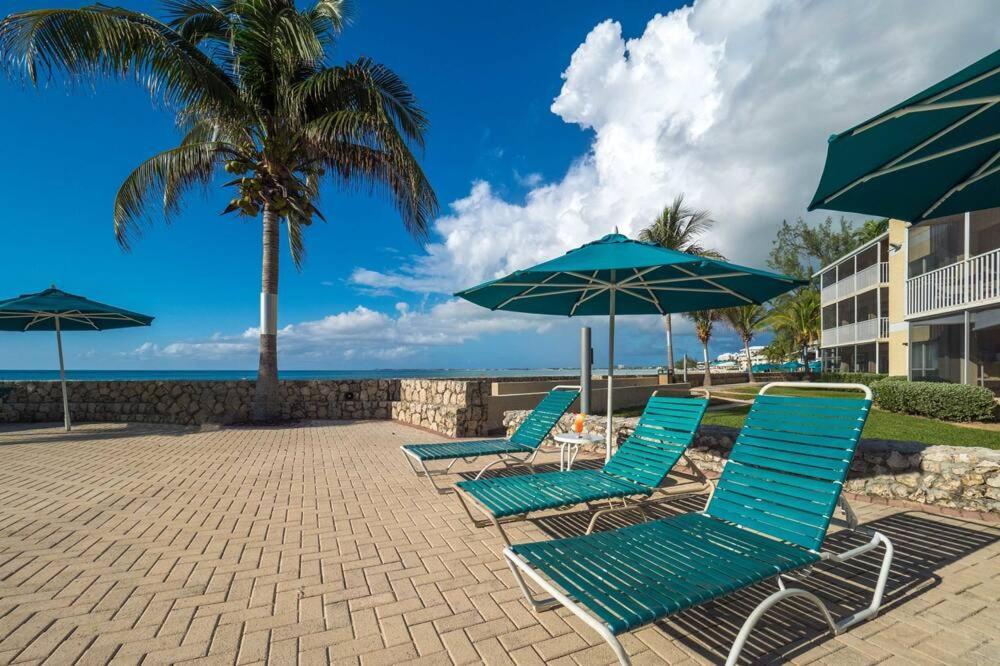 Beach Living At Plantation Village Blgs George Town Exteriér fotografie